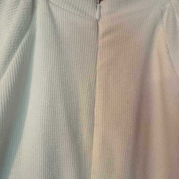 ALI & JAY White Beautiful Dress. Flowy Sleeves, Soft Textured Fabric. XL. NWT. - Picture 6 of 12